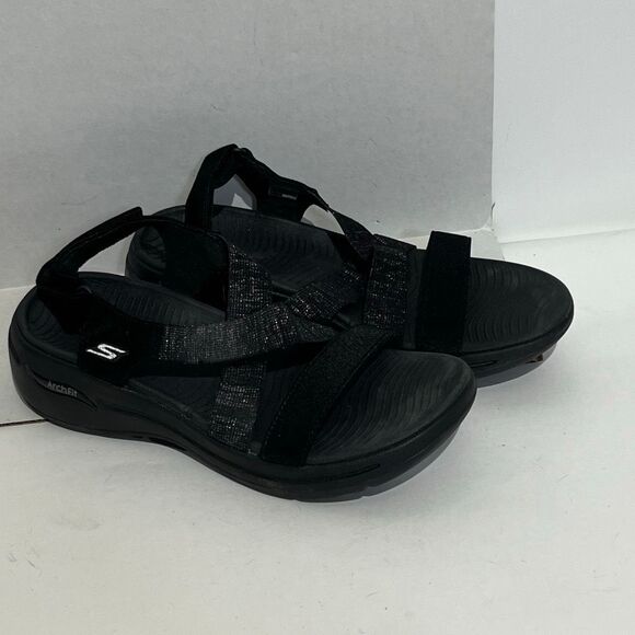 Skechers Women's Black GO WALK Arch Fit Astonish Strap Sandals Size 10 - Picture 1 of 12